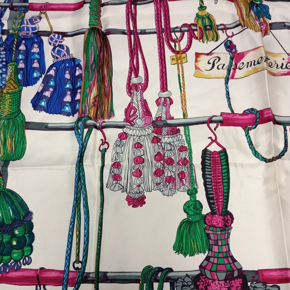 ❤️HERMES PESSEMENTERIE 100% Silk Tassle Theme Shawl Scarf 35" - Picture 4 of 8